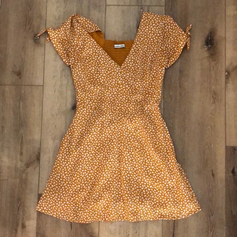 Abercrombie and Fitch dress! 💃🏼